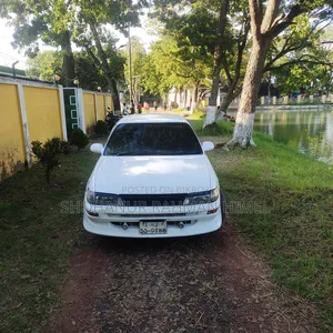 Toyota Corolla 1992 White
