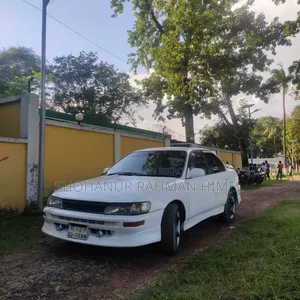 Toyota Corolla 1992 White