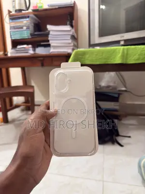 iPhone 16 Plus Anti Yellow Magsafe Clear Case