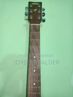 Acoustic Guitar (Yamaha Fs 100 C)