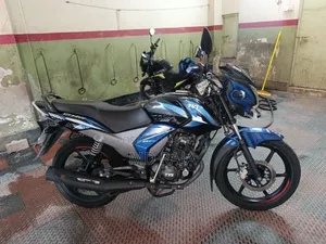 নতুন টিভিএস স্ট্রাইকার ১২৫ ২০২২ নীল