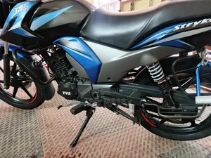 নতুন টিভিএস স্ট্রাইকার ১২৫ ২০২২ নীল