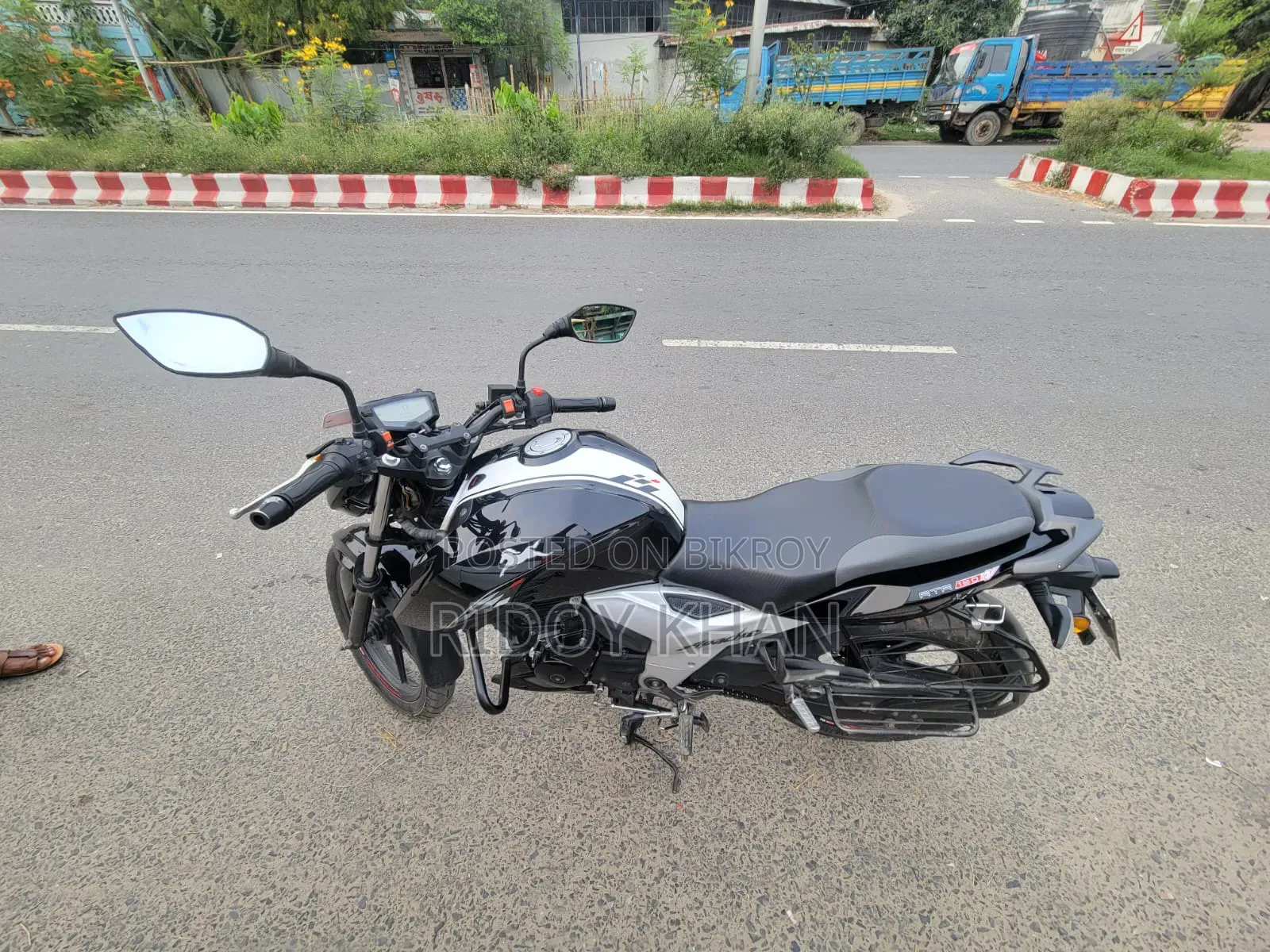 TVS Apache 160 4V 2022 Black