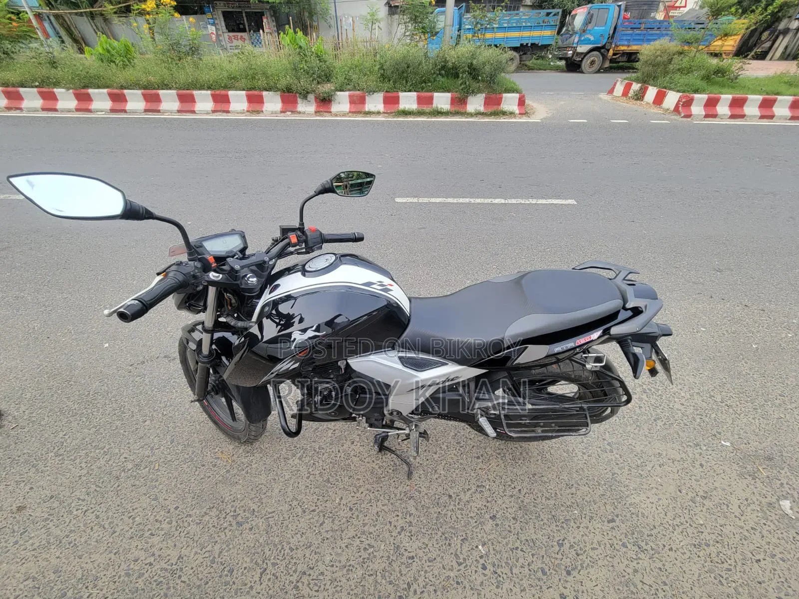TVS Apache 160 4V 2022 Black