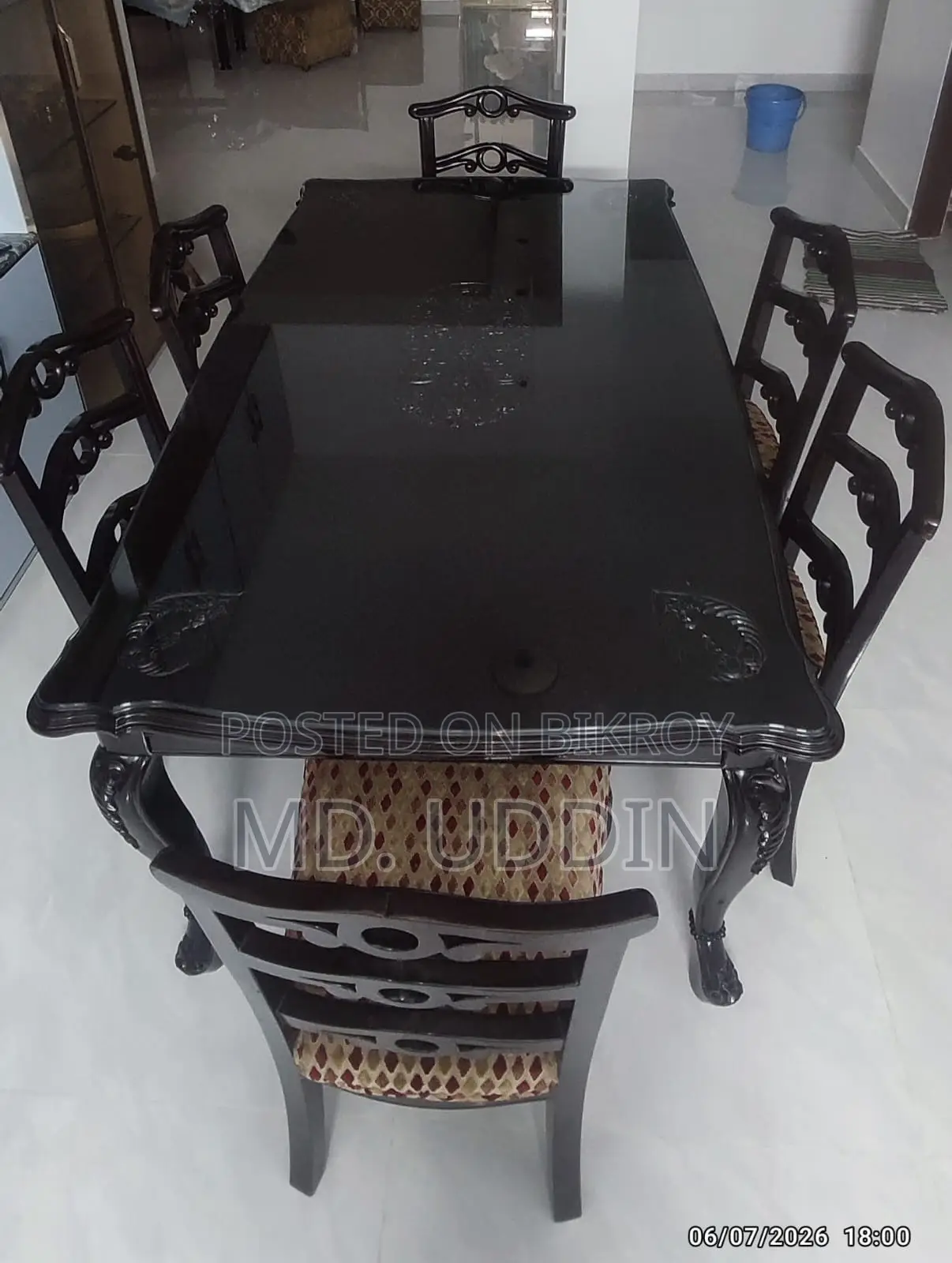 Dining Table (With 6 Chairs)