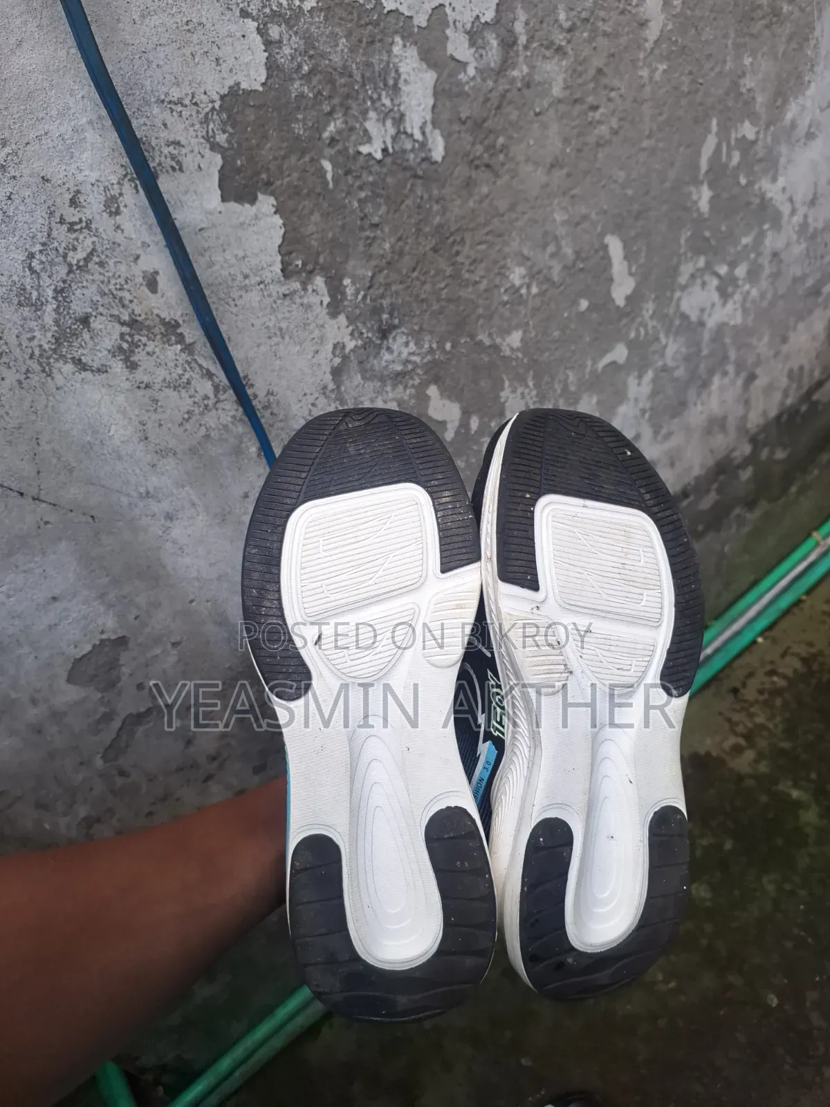 পান্ডা অরিজিনাল স্নিকার্স