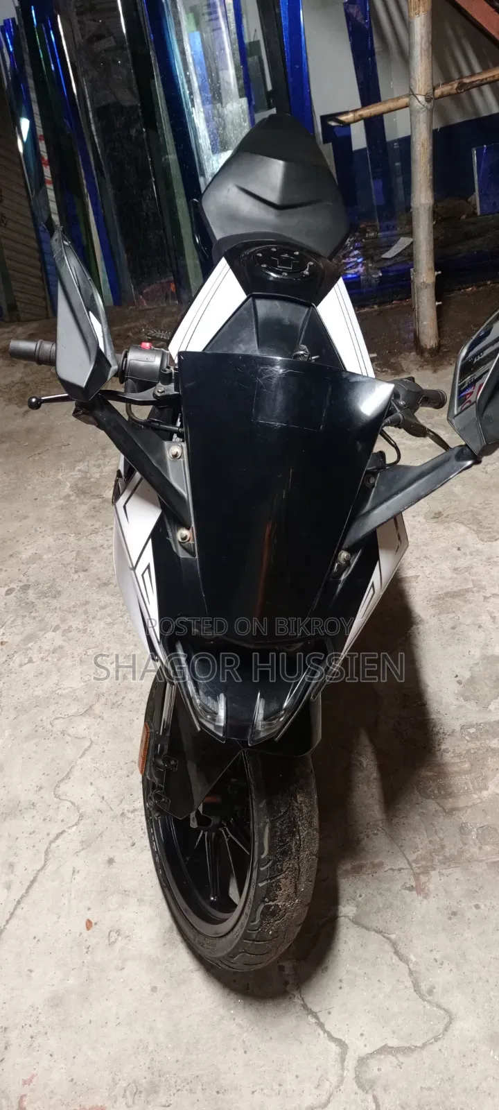 KTM RC 125 2021 White