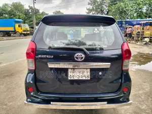 টয়োটা আভানজা ২০১২ কালো