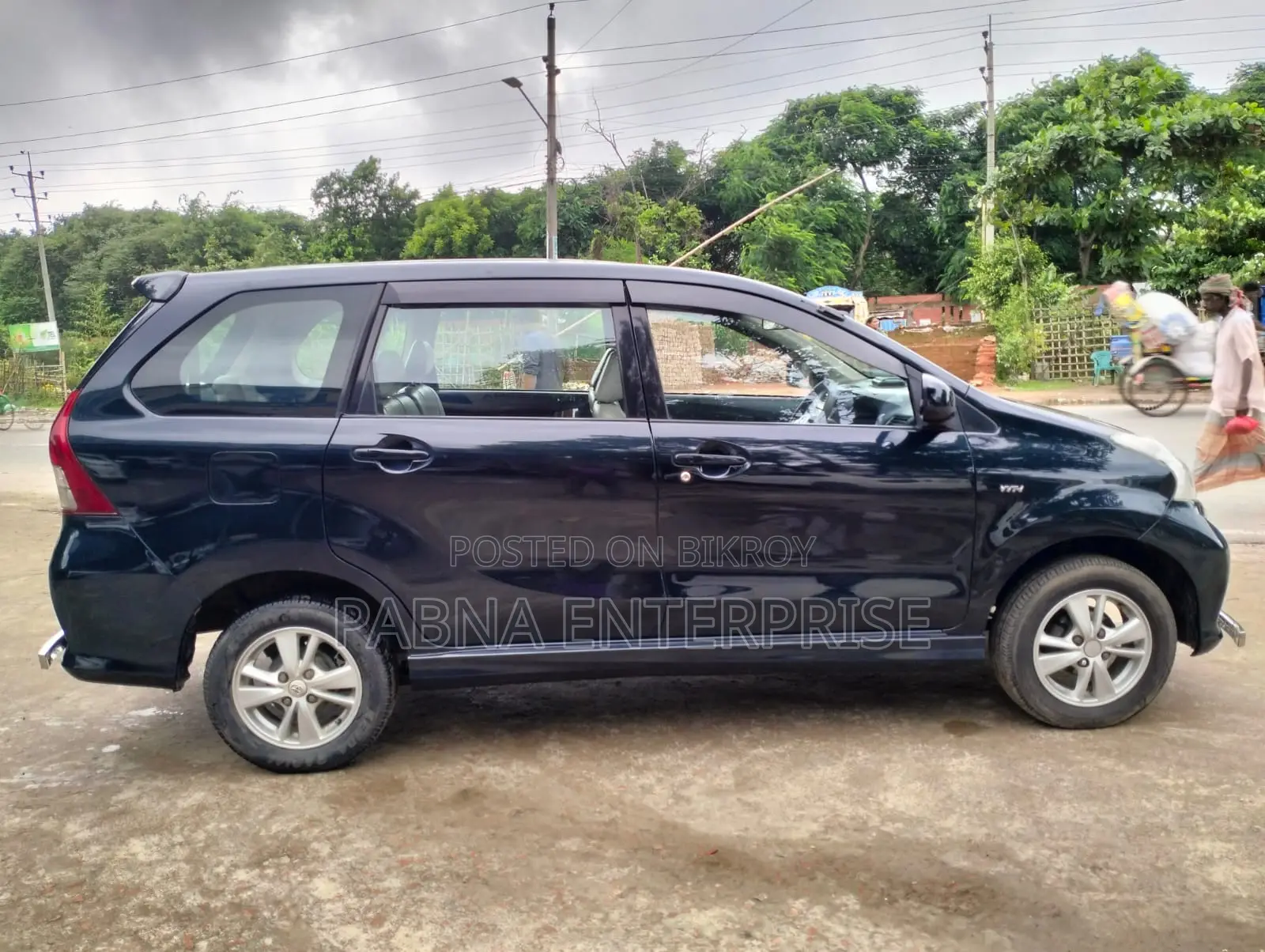 টয়োটা আভানজা ২০১২ কালো