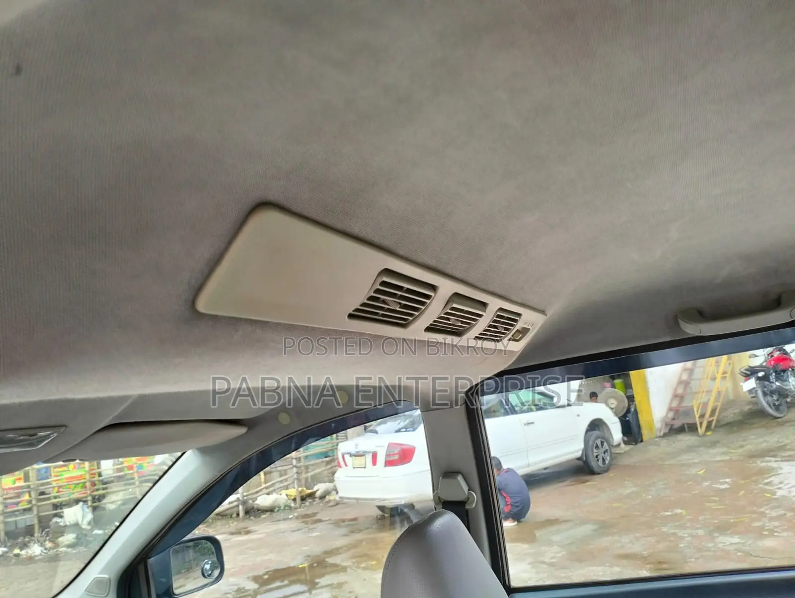 টয়োটা আভানজা ২০১২ কালো