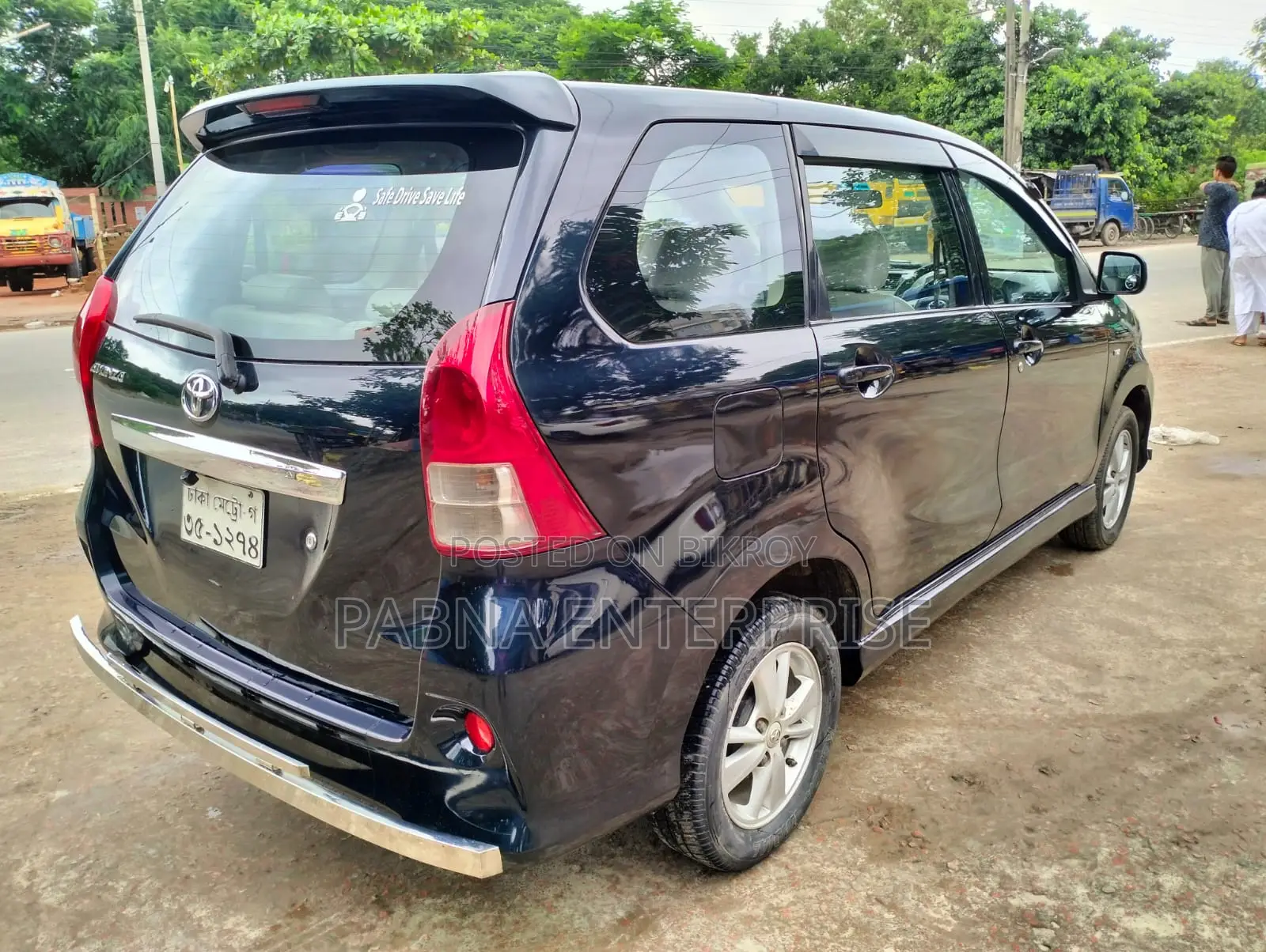 টয়োটা আভানজা ২০১২ কালো