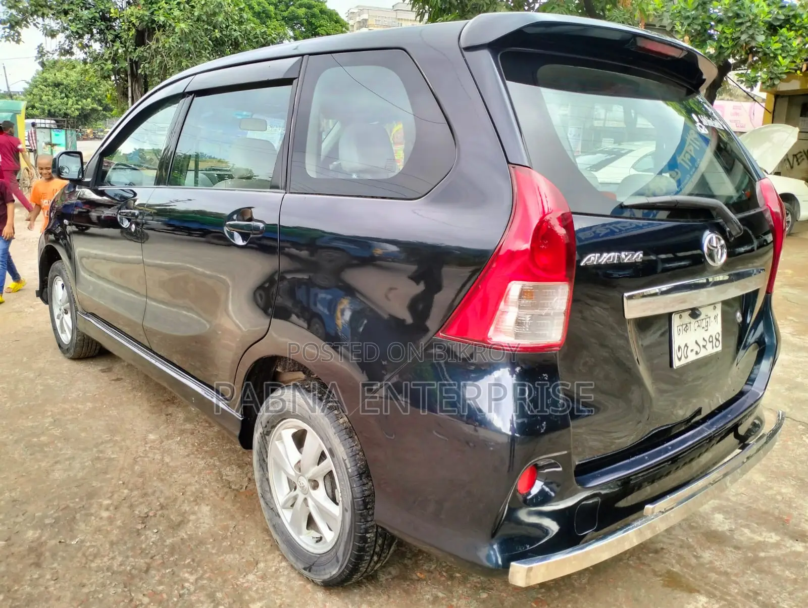 টয়োটা আভানজা ২০১২ কালো