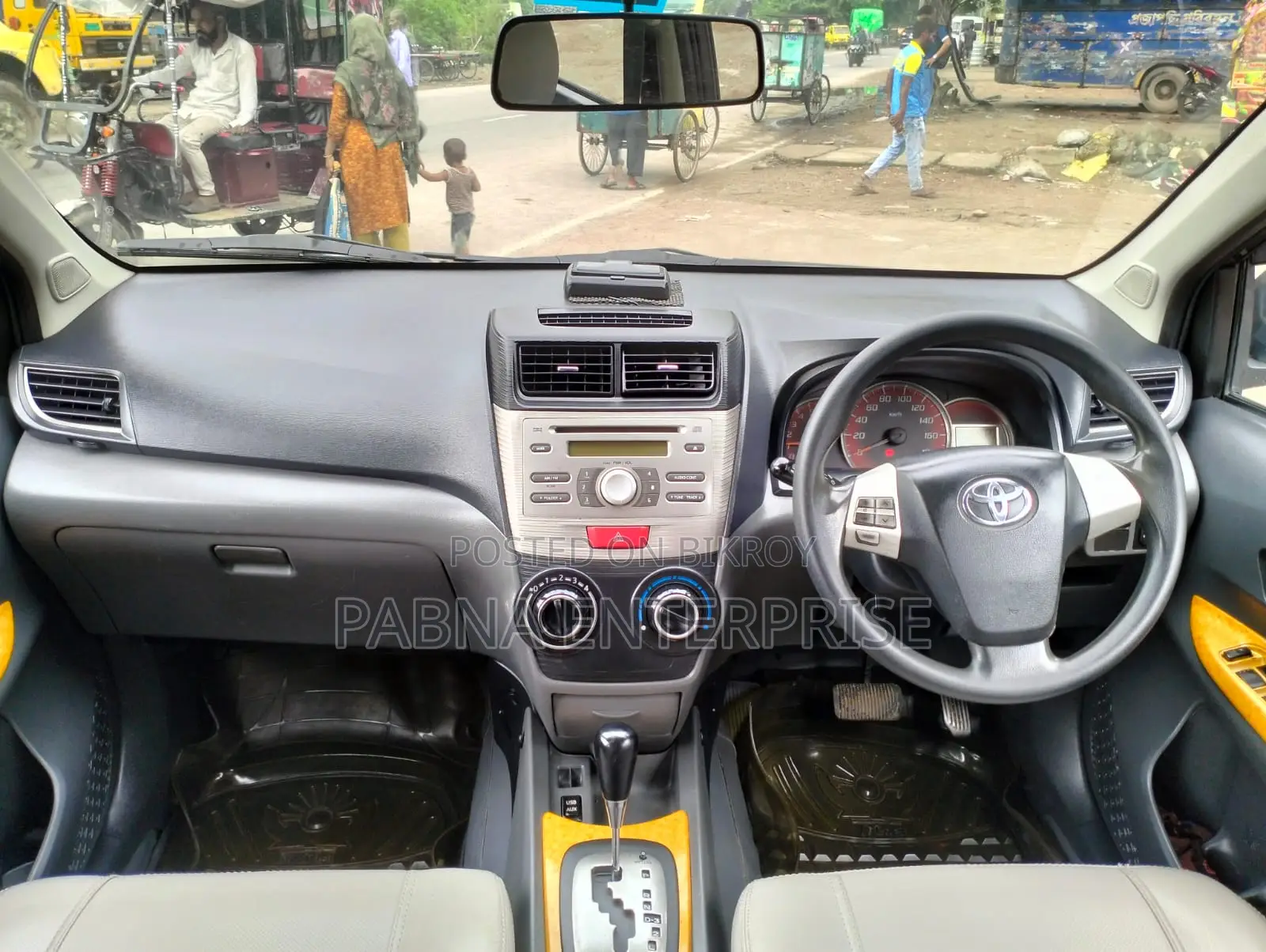 টয়োটা আভানজা ২০১২ কালো