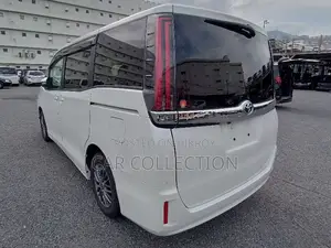 টয়োটা নোয়া ২০২১ পার্ল