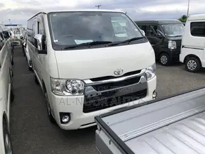 Toyota HiAce 2021 White