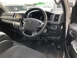 Toyota HiAce 2021 White