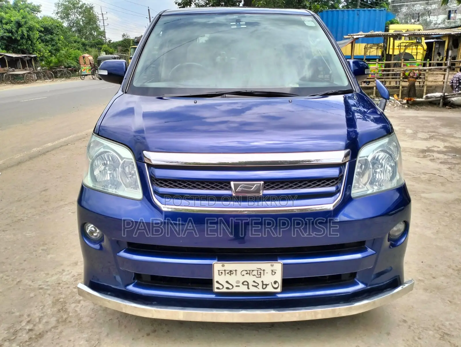 Toyota Noah 2002 Blue