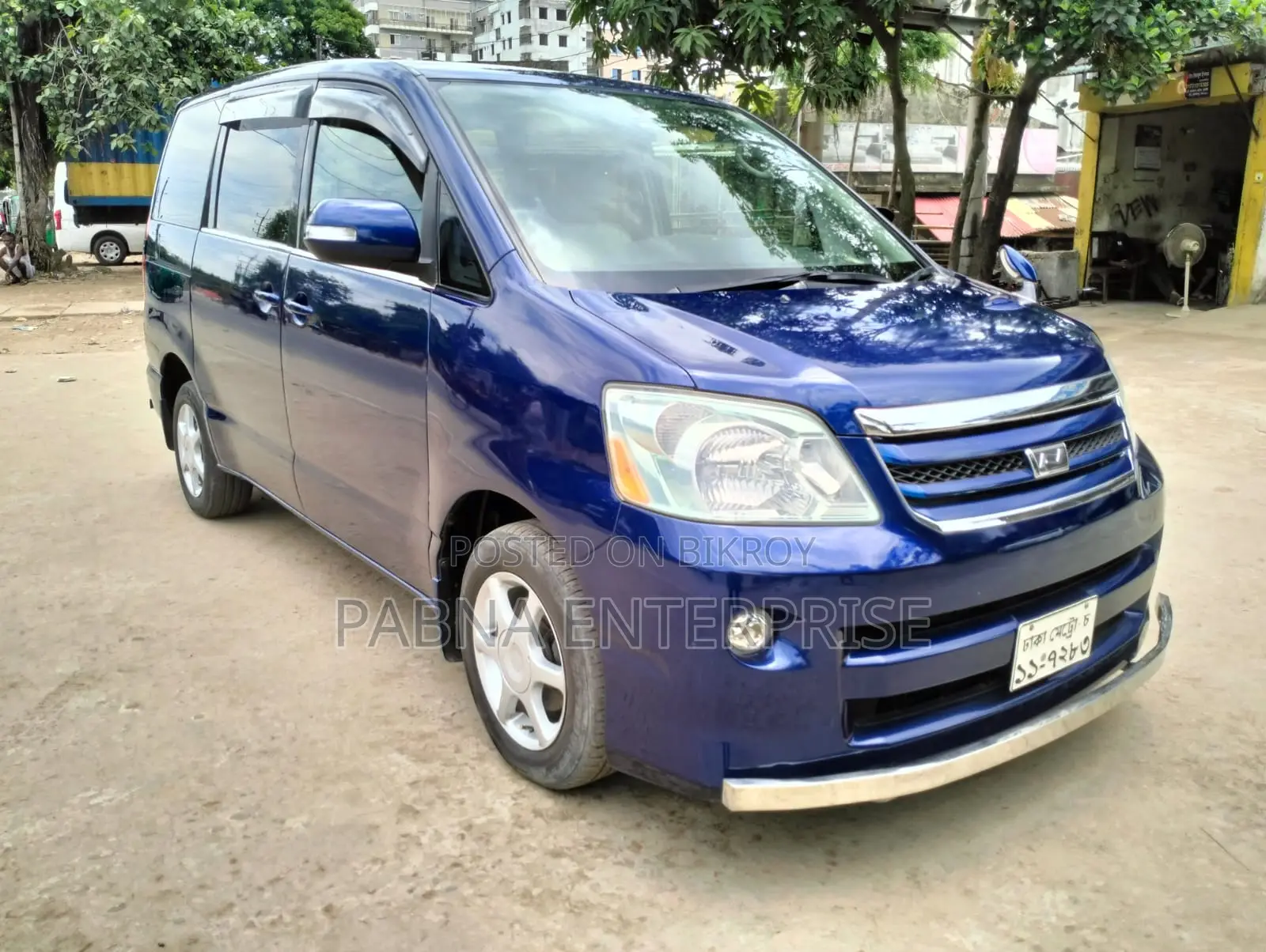Toyota Noah 2002 Blue