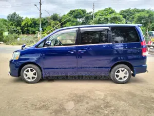 Toyota Noah 2002 Blue