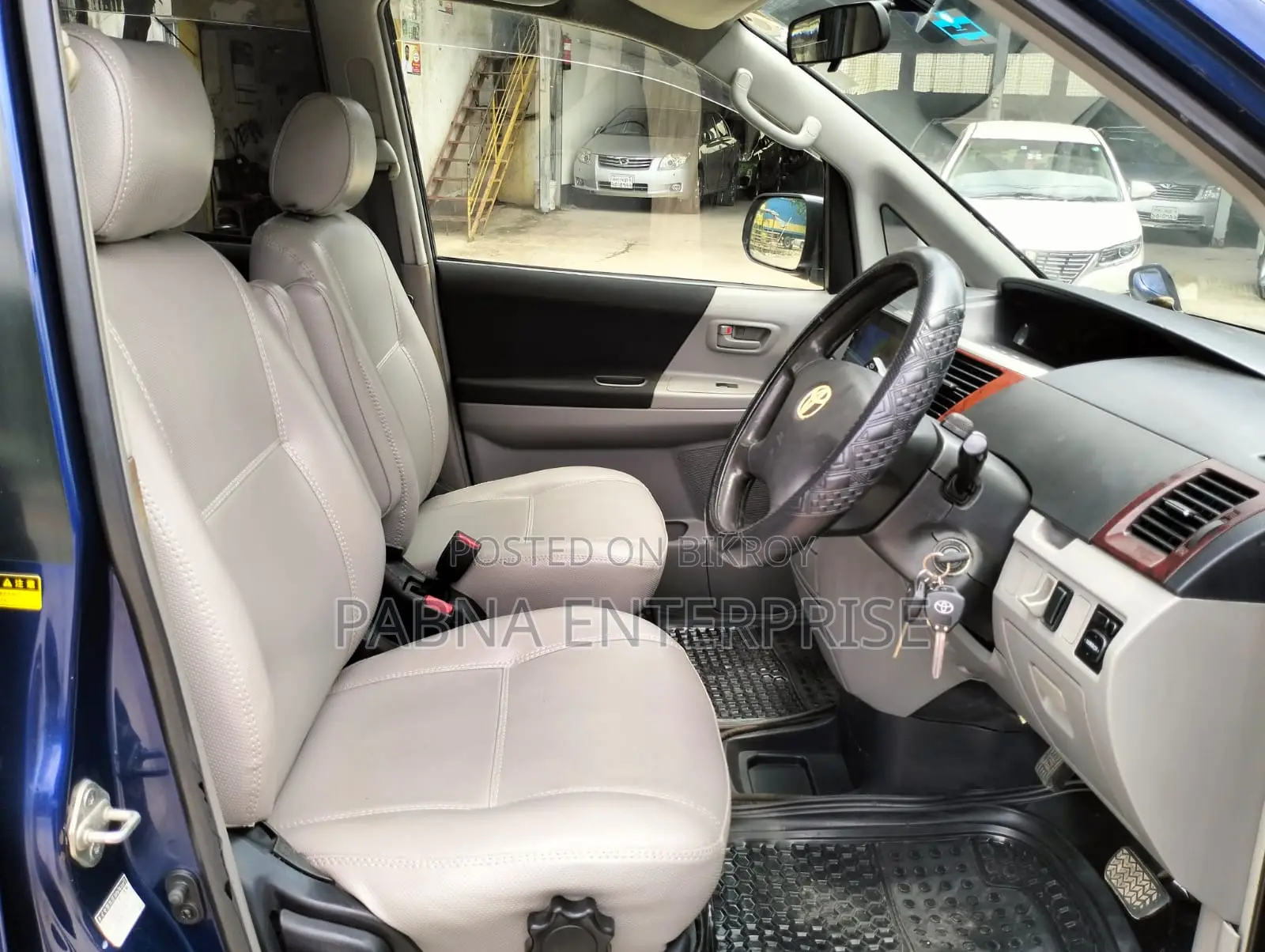 Toyota Noah 2002 Blue
