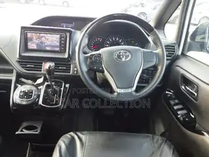 Toyota Noah 2021 Pearl