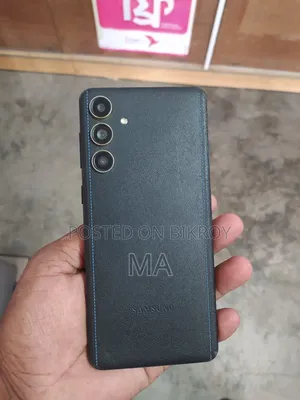 Samsung Galaxy F55 128 GB Black