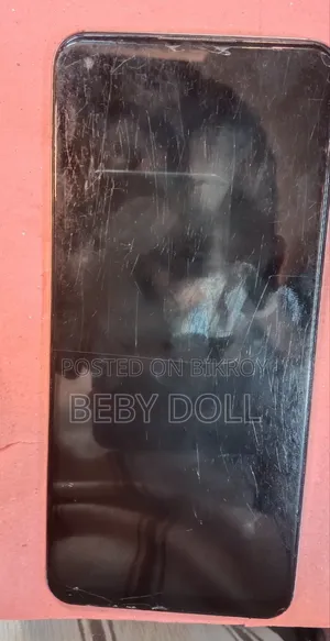 রিয়েলমি ১০ ১২৮ জিবি হোয়াইট