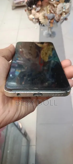 রিয়েলমি ১০ ১২৮ জিবি হোয়াইট
