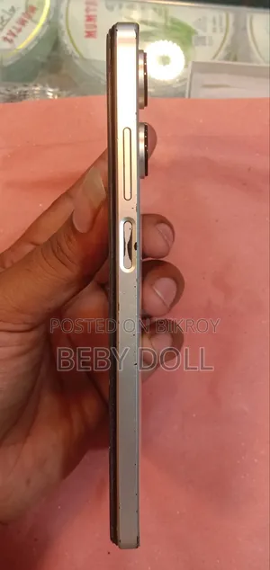 রিয়েলমি ১০ ১২৮ জিবি হোয়াইট