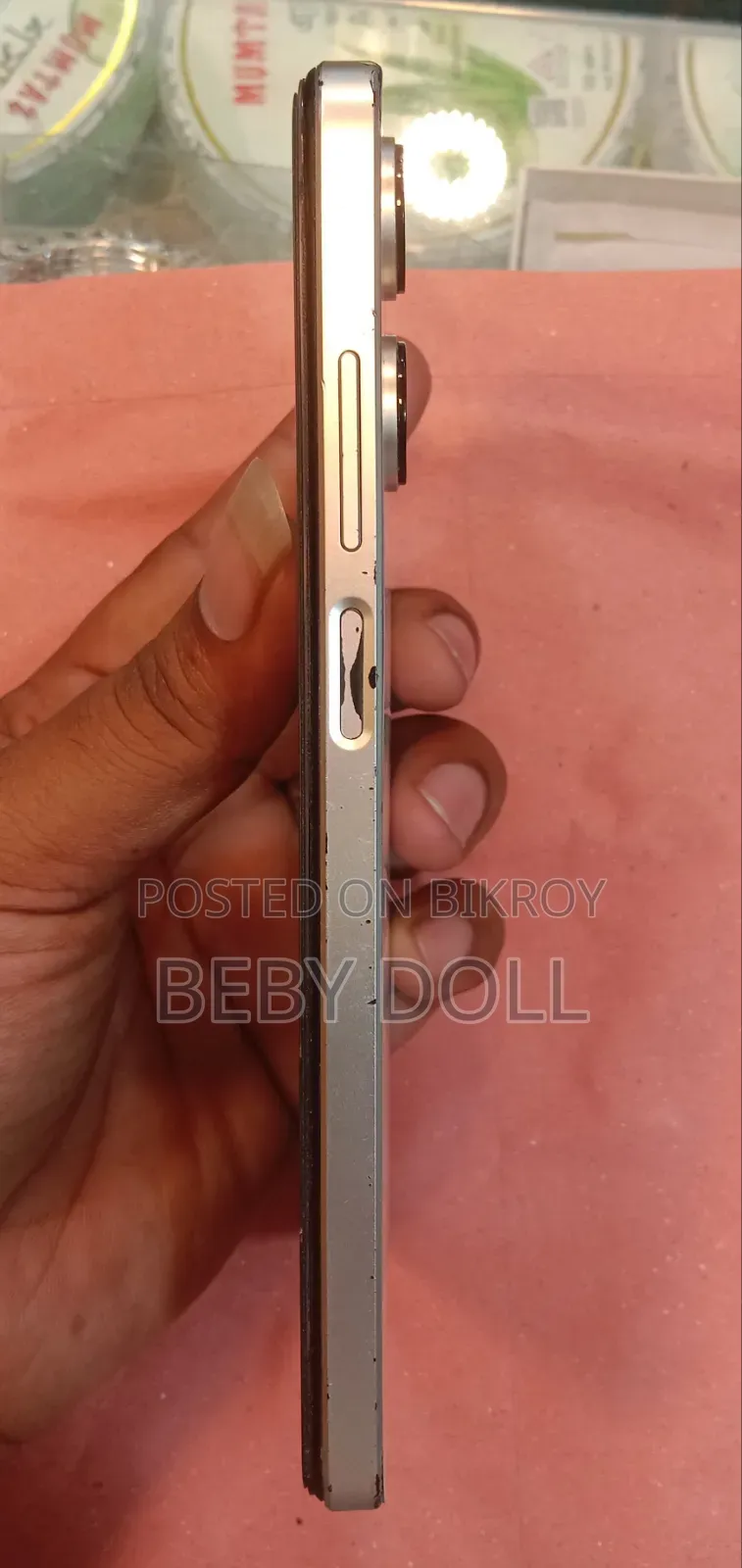 রিয়েলমি ১০ ১২৮ জিবি হোয়াইট