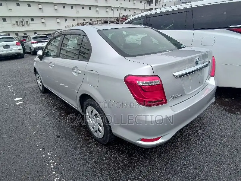 Toyota Axio 2021 Silver