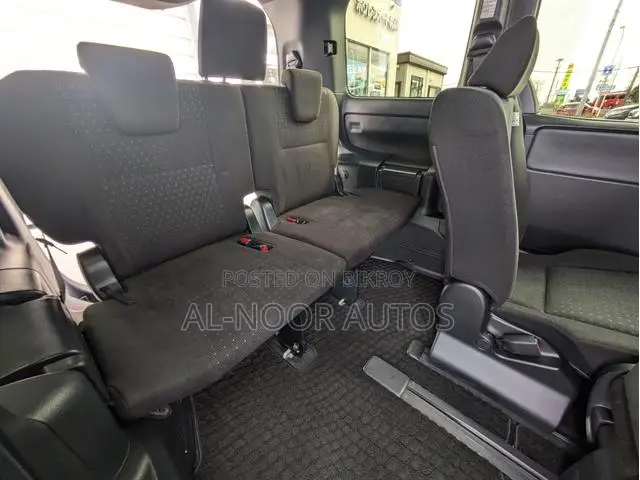 Toyota Noah 2021 Pearl