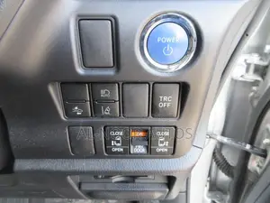Toyota Noah 2021 Silver