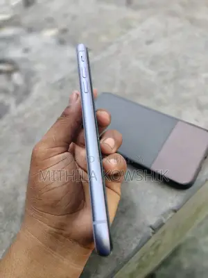 Apple iPhone 11 64 GB Silver