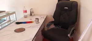 1 Boss Chair and 1 Boss Table