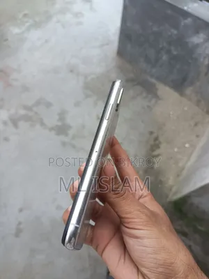 Apple iPhone X 64 GB White