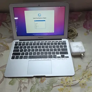 Laptop Apple MacBook Air 4GB Intel Core i5 SSD 128GB