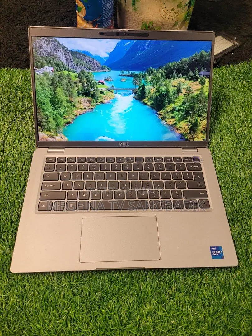 Laptop Dell 3GB Intel SSD 256GB