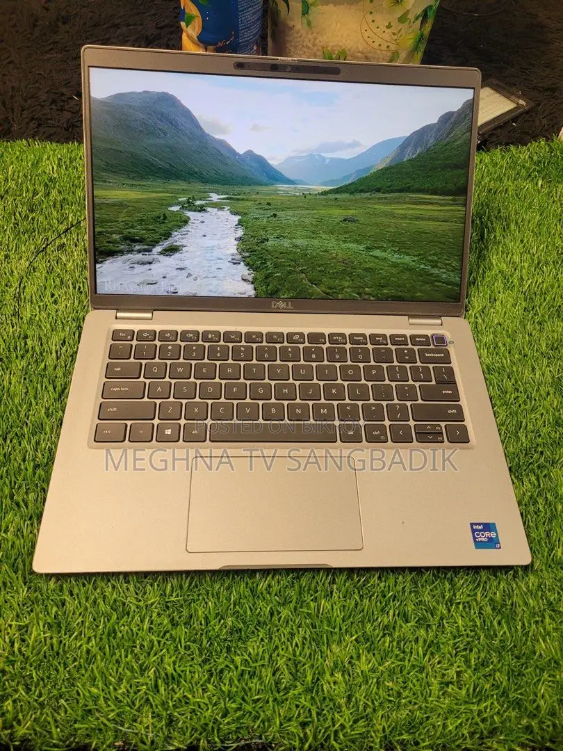 Laptop Dell 3GB Intel SSD 256GB