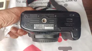 Canon 1300d