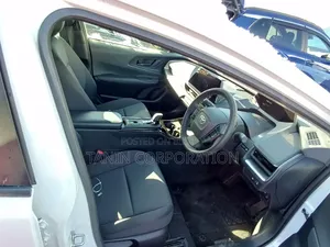 Toyota Prius 2023 Pearl