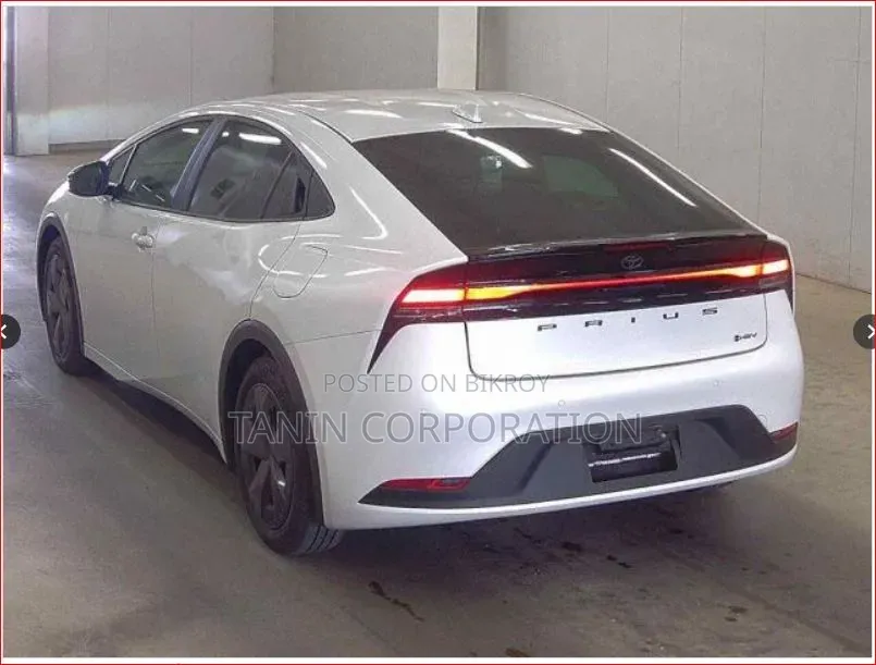 Toyota Prius 2023 Pearl