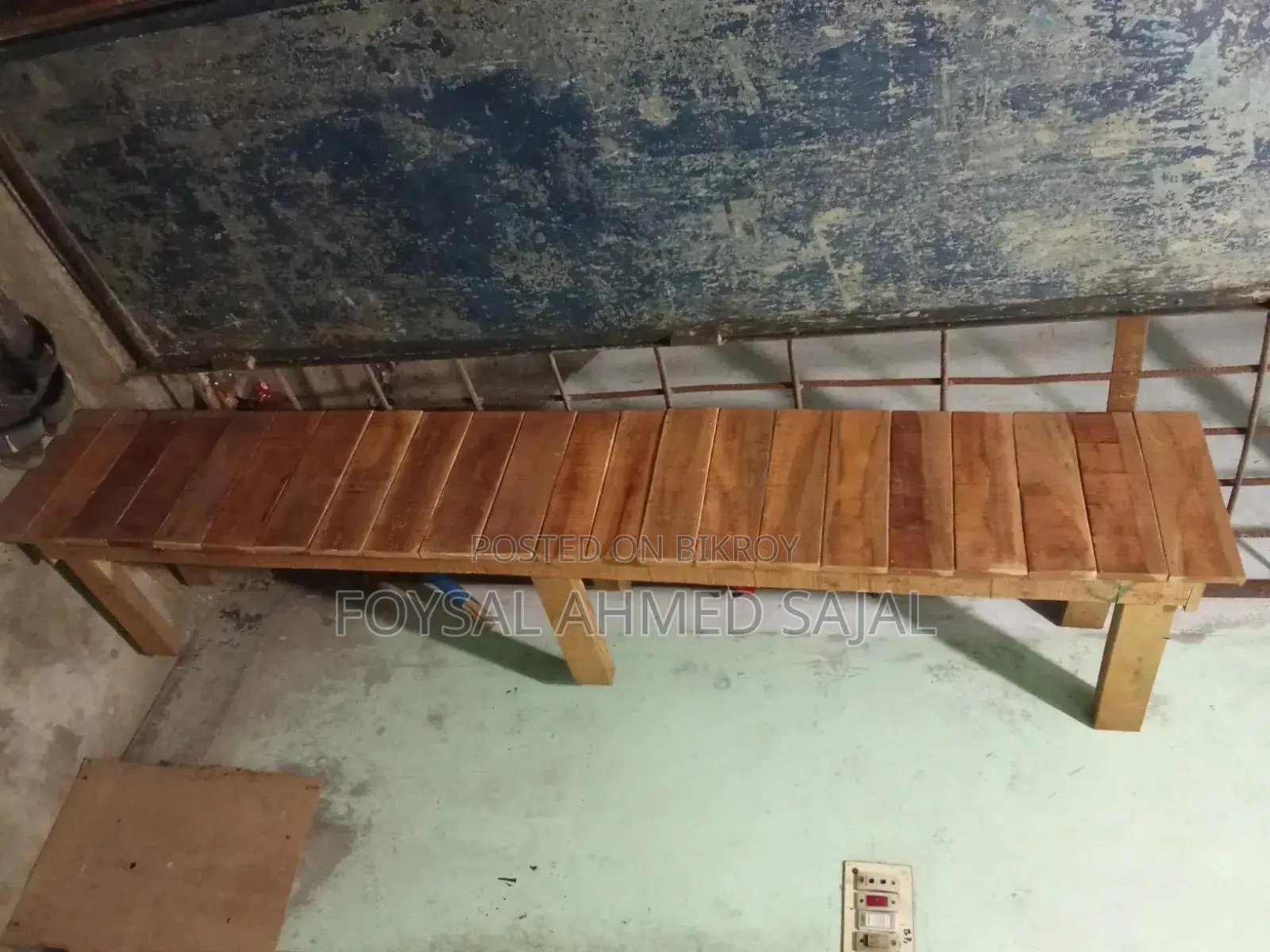 1 Table + 1 Bench