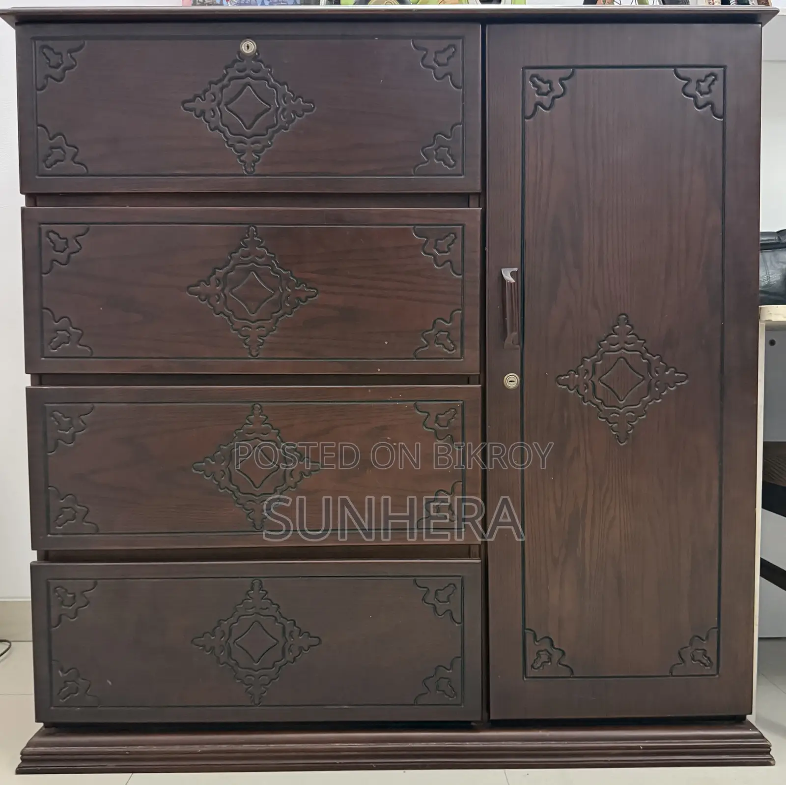 Wardrobe (Nadia)