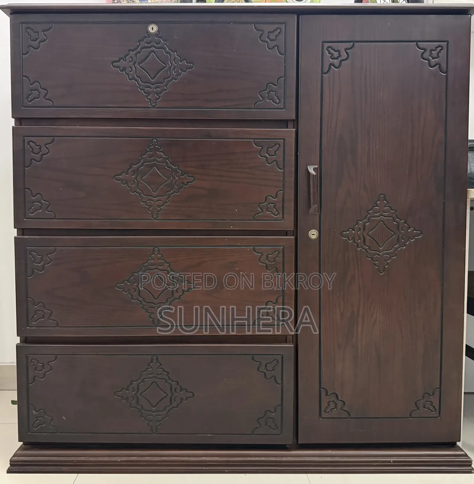 Wardrobe (Nadia)