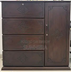Wardrobe (Nadia)