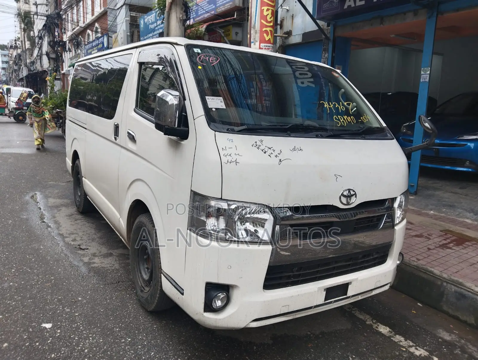 Toyota HiAce 2021 White