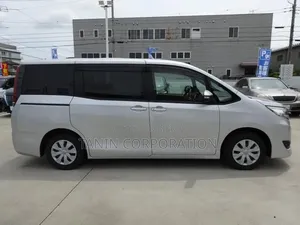 Toyota Noah 2020 Silver