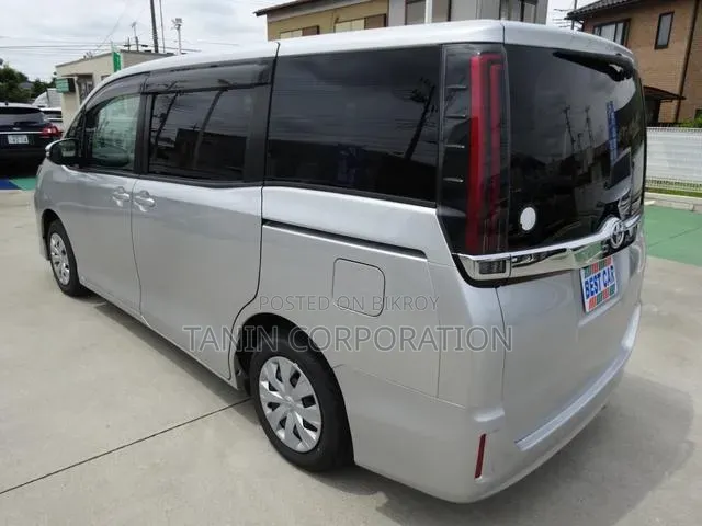 Toyota Noah 2020 Silver