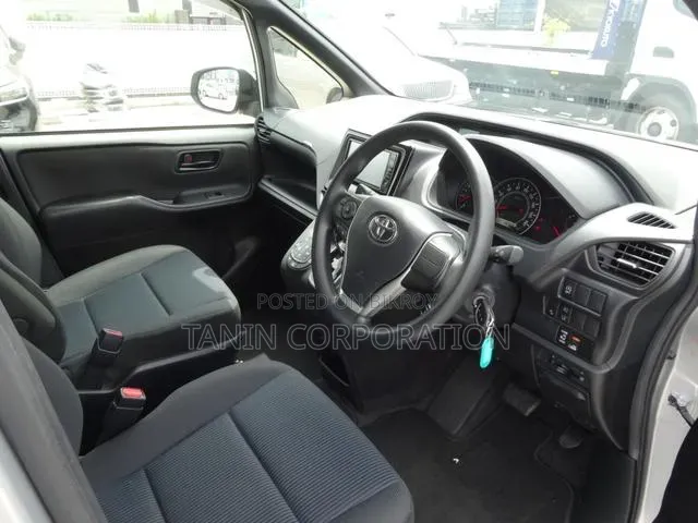 Toyota Noah 2020 Silver